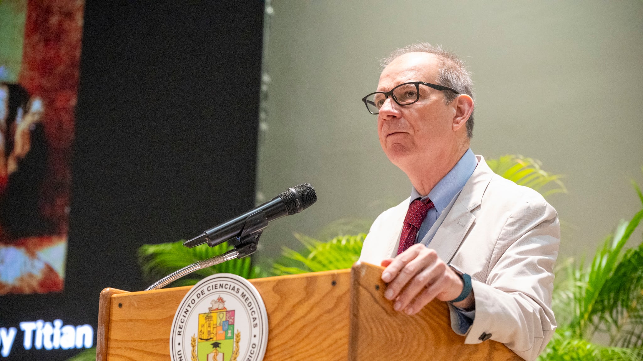 Dr. Arturo Casadevall