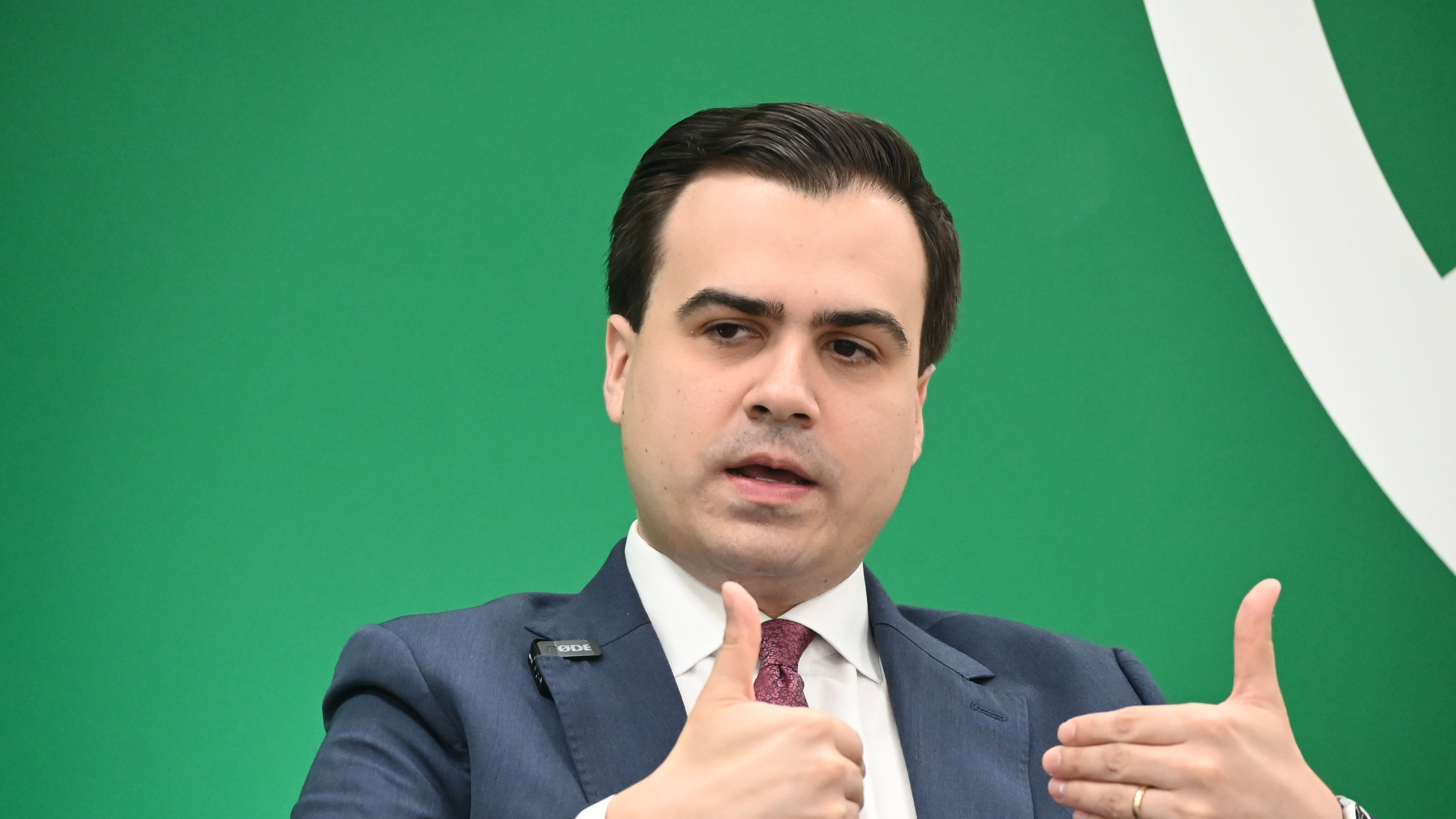 El Comisionado Residente en Washington, Pablo José Hernández.