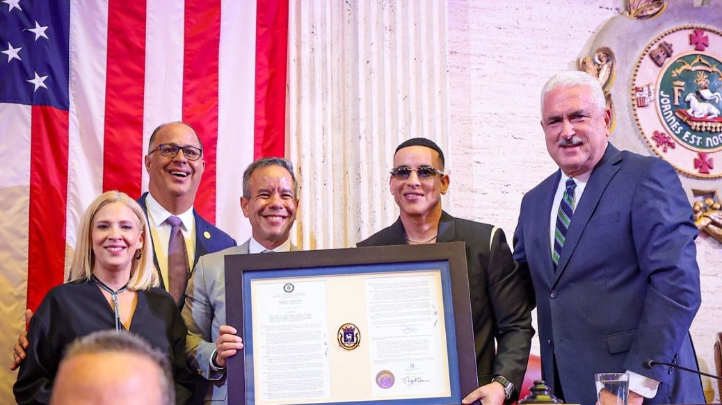 El exponente urbano fue homenajeado en el Senado de Puerto Rico.
