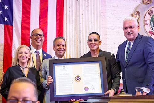 Rinden homenaje a Daddy Yankee en el Senado y San Juan lo declara “hijo distinguido”