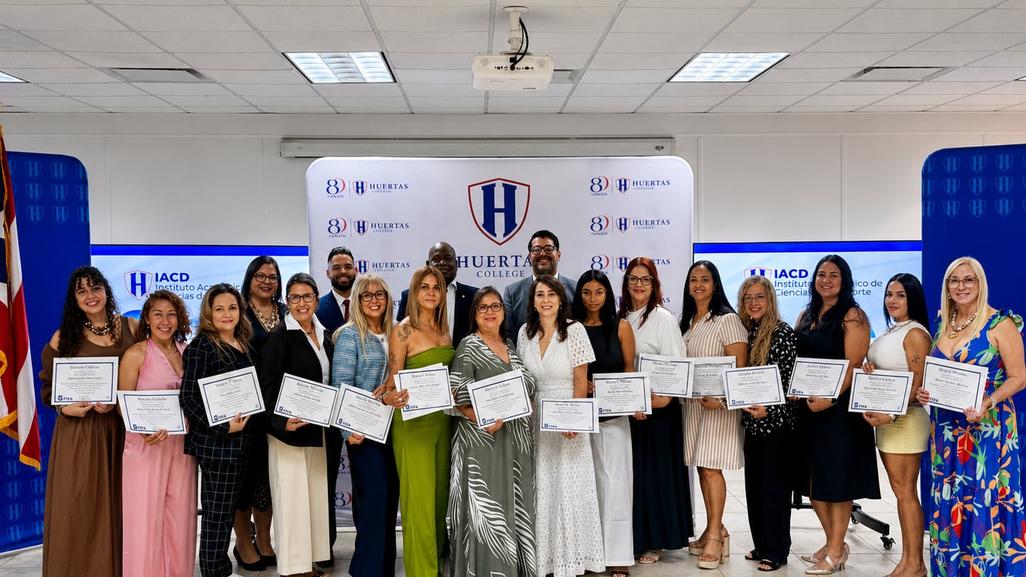 Veinte y dos (22) egresados de la Certificación Profesional en Administración y Gestión Deportiva aplicada al Fútbol Femenino, 20 de ellas mujeres, el marco del Programa de la FIFA “Formación de Gestores”, desarrollado a través de una alianza entre Huertas College y la FPF, serán los encargados de liderar, junto a los demás actores del Ecosistema Nacional del Fútbol Femenino, las iniciativas y acciones, que sean conducentes al arribo de los puestos de vanguardia, más allá del contexto continental, pasando a ser una obligada referencia en el espectro internacional.