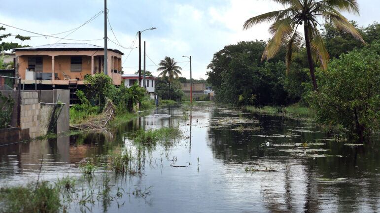 Sector Villa Santos, Medianía Alta, en Loíza.