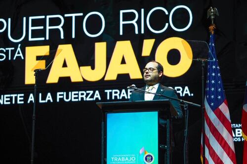 Con mano libre agencias en el uso de fondos federales para publicidad