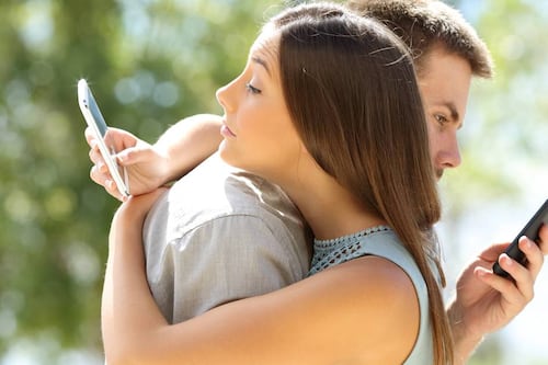 Las cuatro señales ‘claves’ que debes detectar para saber si tu pareja te es infiel