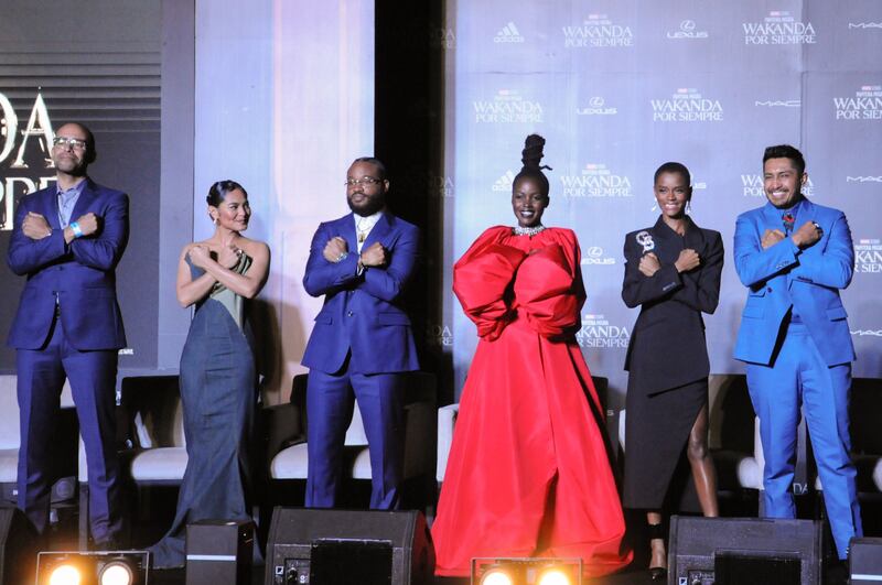 Mabel Cadena, Letitia Wright Lupita Nyong’o y Tenoch Huerta.