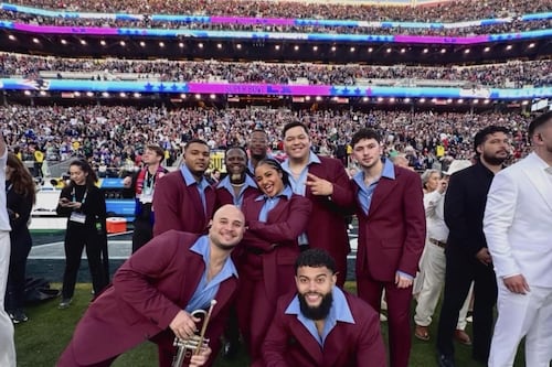 Escuela Libre de Música celebra a Los Sobrinos por llevar su salsa al Super Bowl de Bad Bunny junto a Lady Gaga