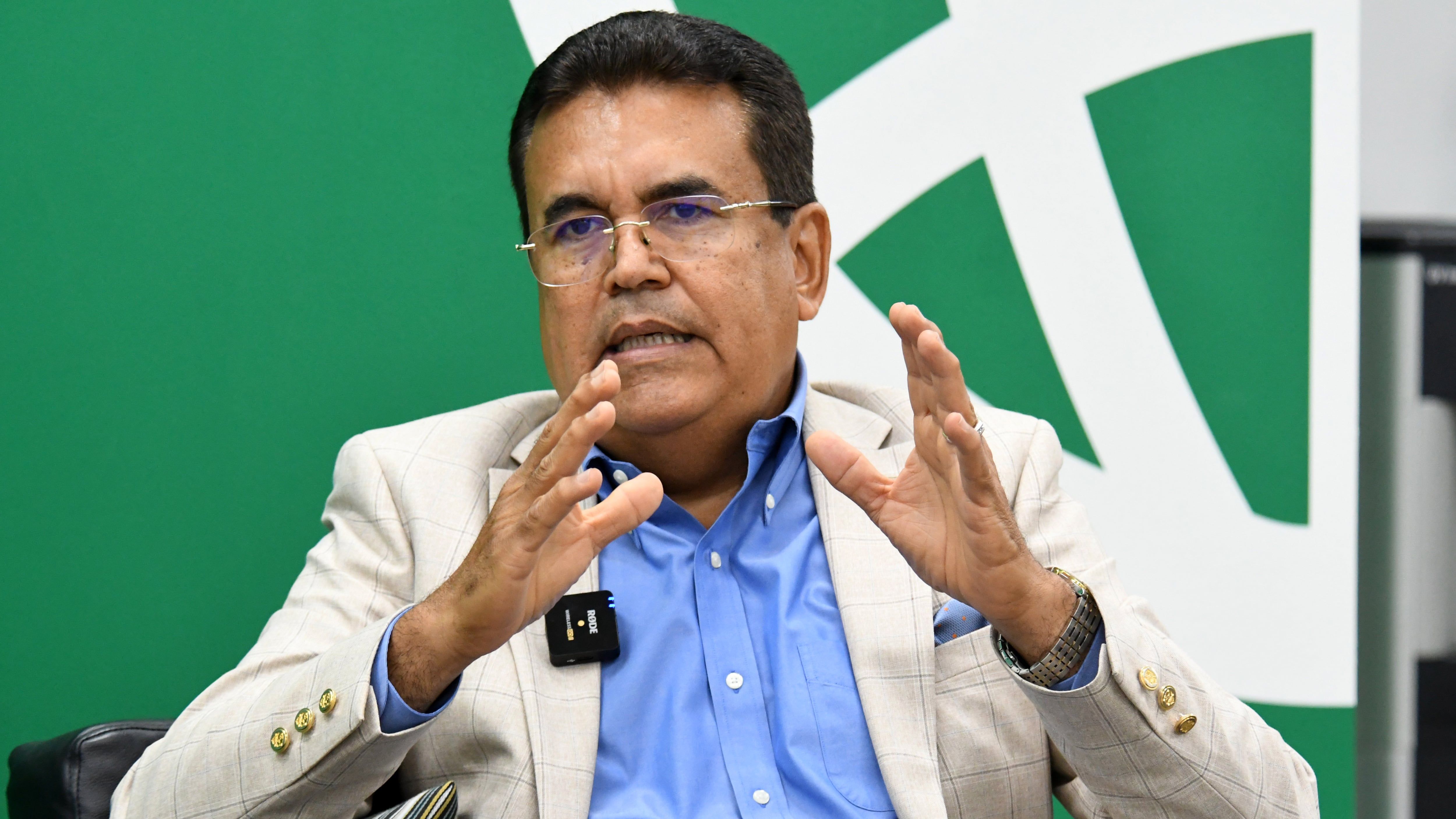 El candidato a la gobernación por el Partido Dignidad, Javier jimenez