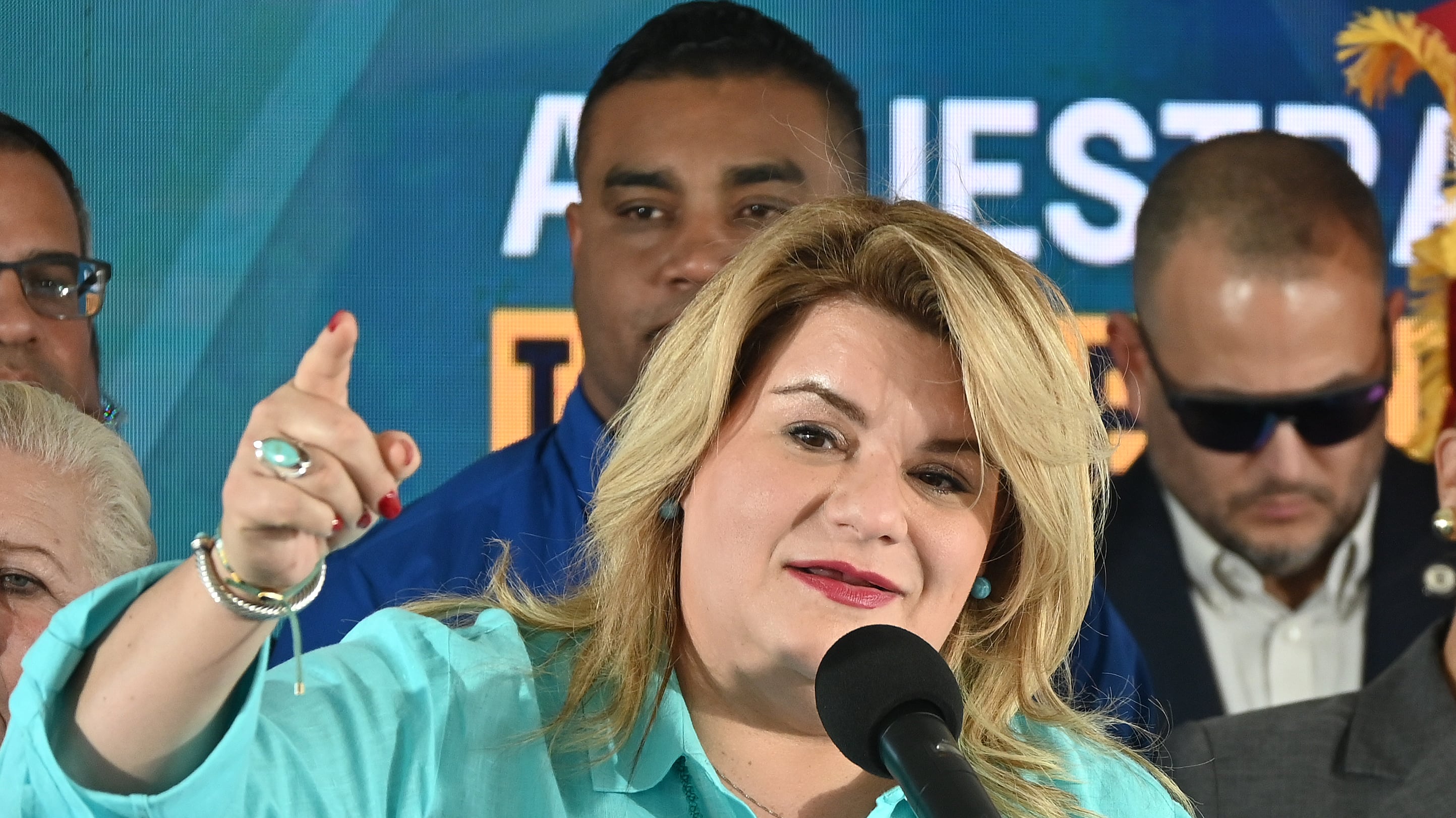 La gobernadora, Jennifer González, anuncia la otorgación de fondos para varios proyectos de la AAA.