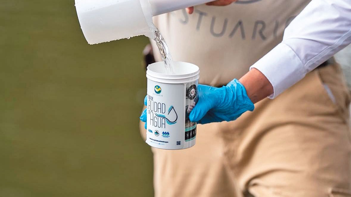 Monitoreo del Programa del Estuario de la Bahía de San Juan. Permite detectar descargas contaminantes en distintos cuerpos de agua del área metropolitana.