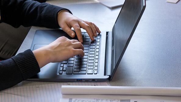 El alumno envío un mensaje a su profesor