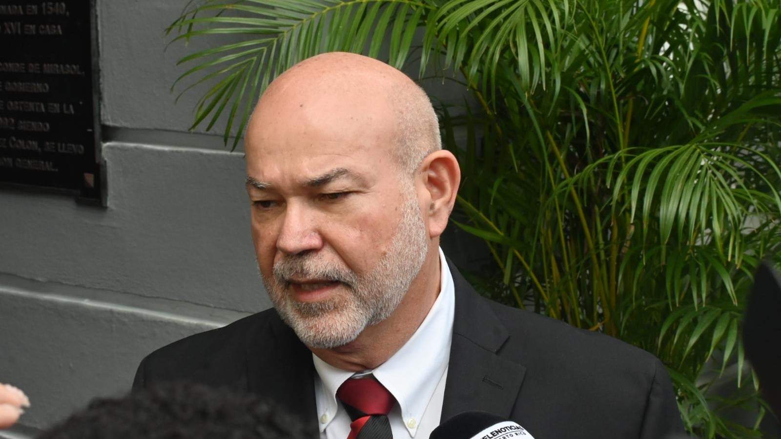 Carlos “Johnny” Méndez, presidente de la Cámara de Representantes, adelantó la creación de una comisión especial para evaluar el nuevo código de permisos.