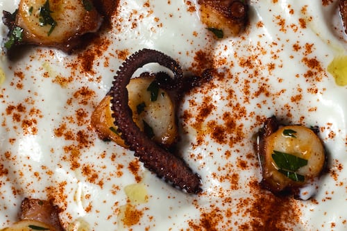 Exquisito ritual de Siete Pescados en el restaurante Andaluz
