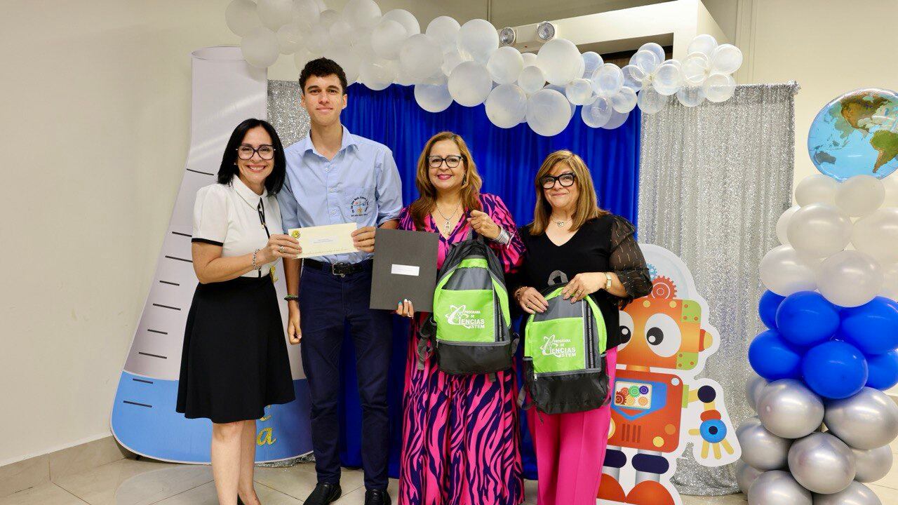 Educación premia a estudiantes que participarán en Feria Internacional de Ciencias e Ingeniería en California