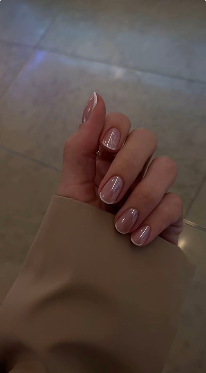 Manicure francés corto