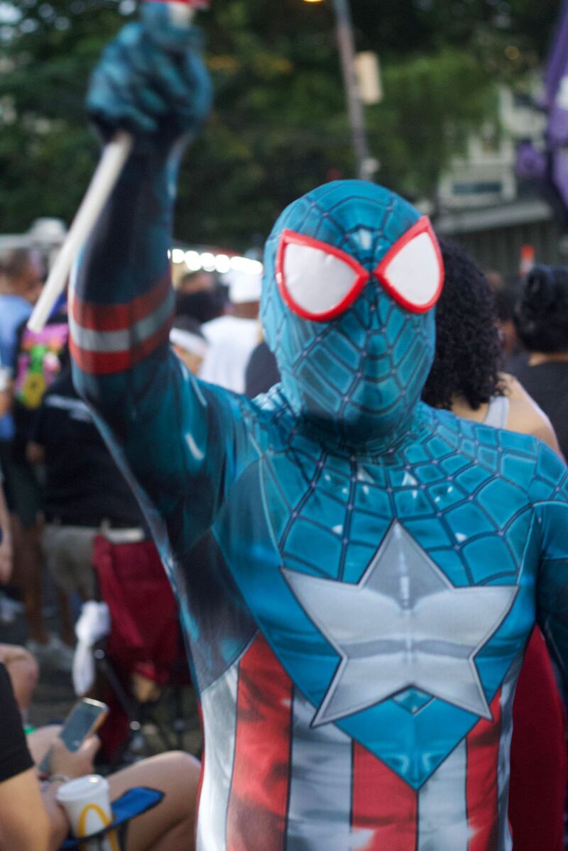 Boricuas ven La Casa de los Famosos