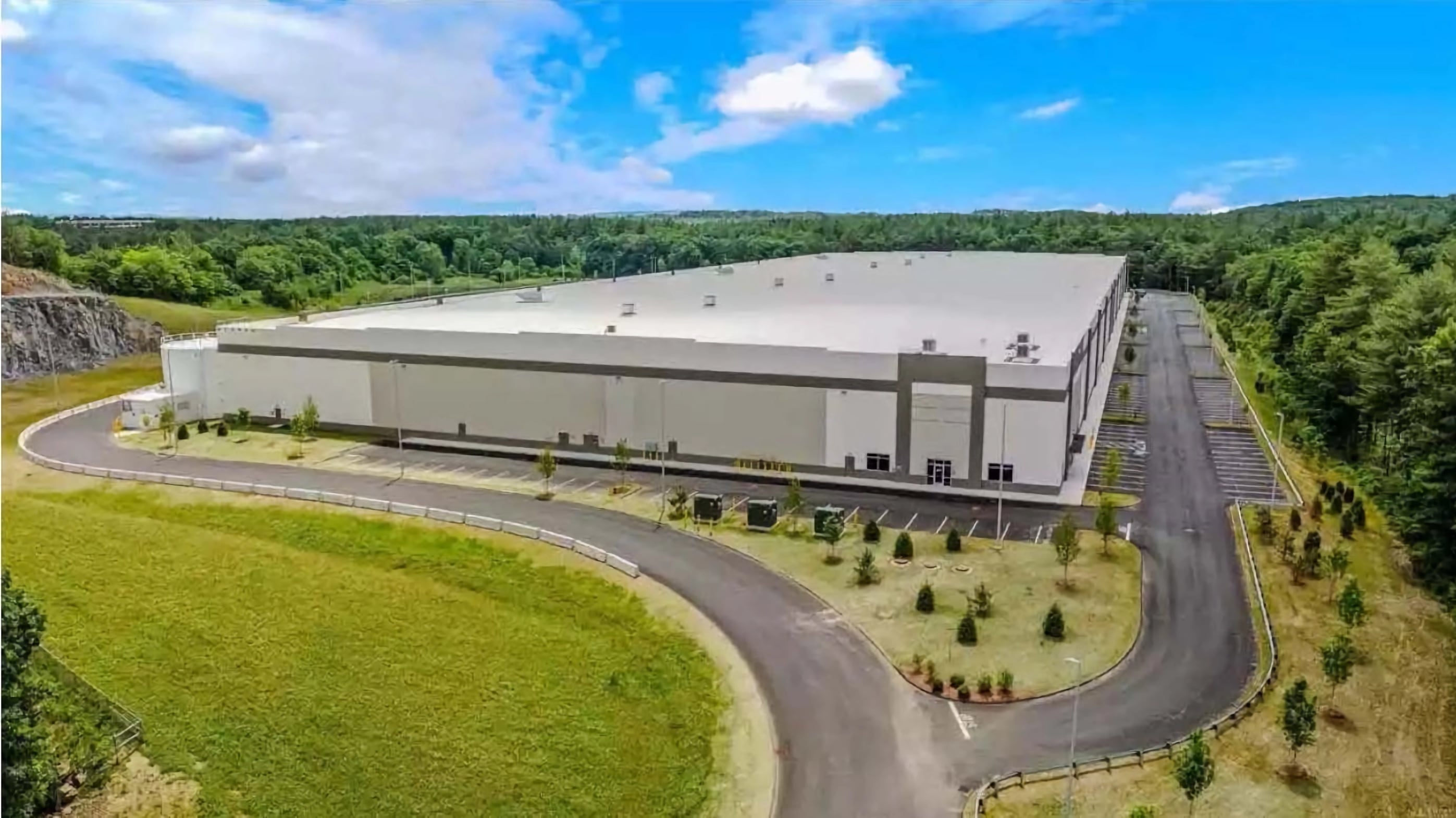 Rechazan plan de Trump para convertir almacenes en centros de detención de migrantes