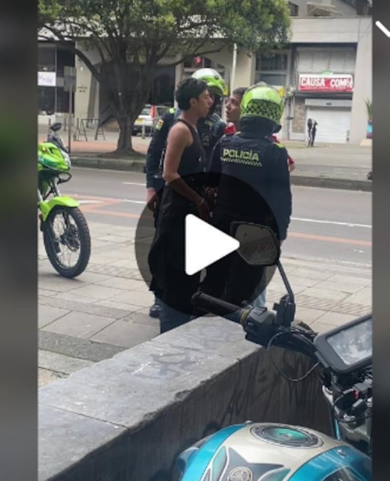 Sergio Palau esposado en Bogotá