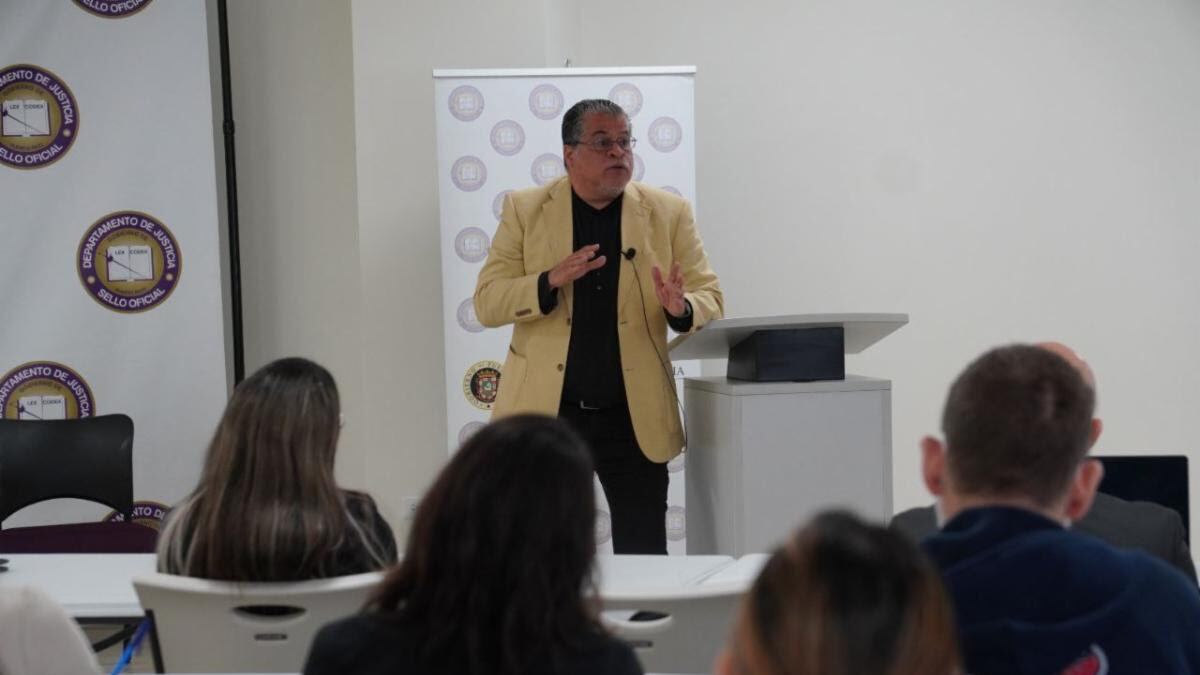 El licenciado Juan Gaud Pacheco ofreció un seminario a funcionarios públicos sobre el análisis de la Ley del Derecho Fundamental a la Libertad Religiosa.