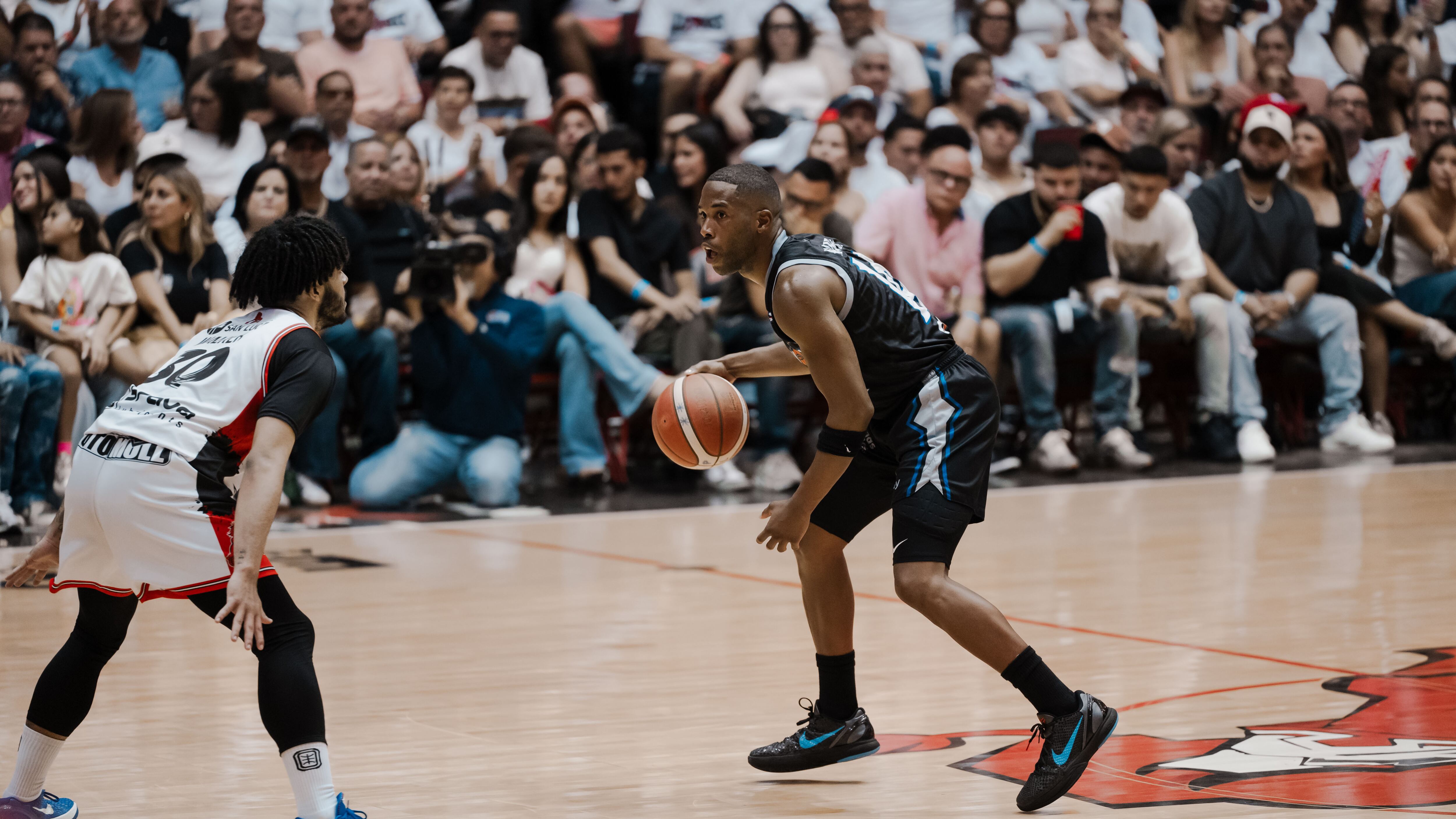 Los Vaqueros vencieron a los Leones de Ponce.