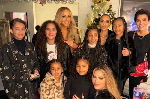 Kim y Khloé Kardashian comparten con sus hijos en el concierto de Mariah Carey