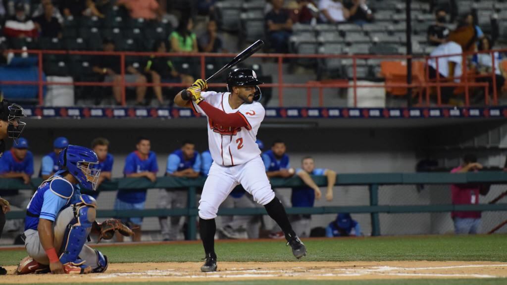 Jesmuel Valentín, de los Leones de Ponce.