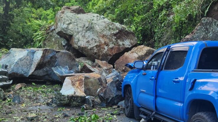 deslizamiento de enormes rocas