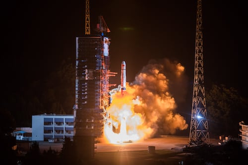 China supera Estados Unidos en misiones no tripuladas a la Luna, pero tardará más en llevar humanos