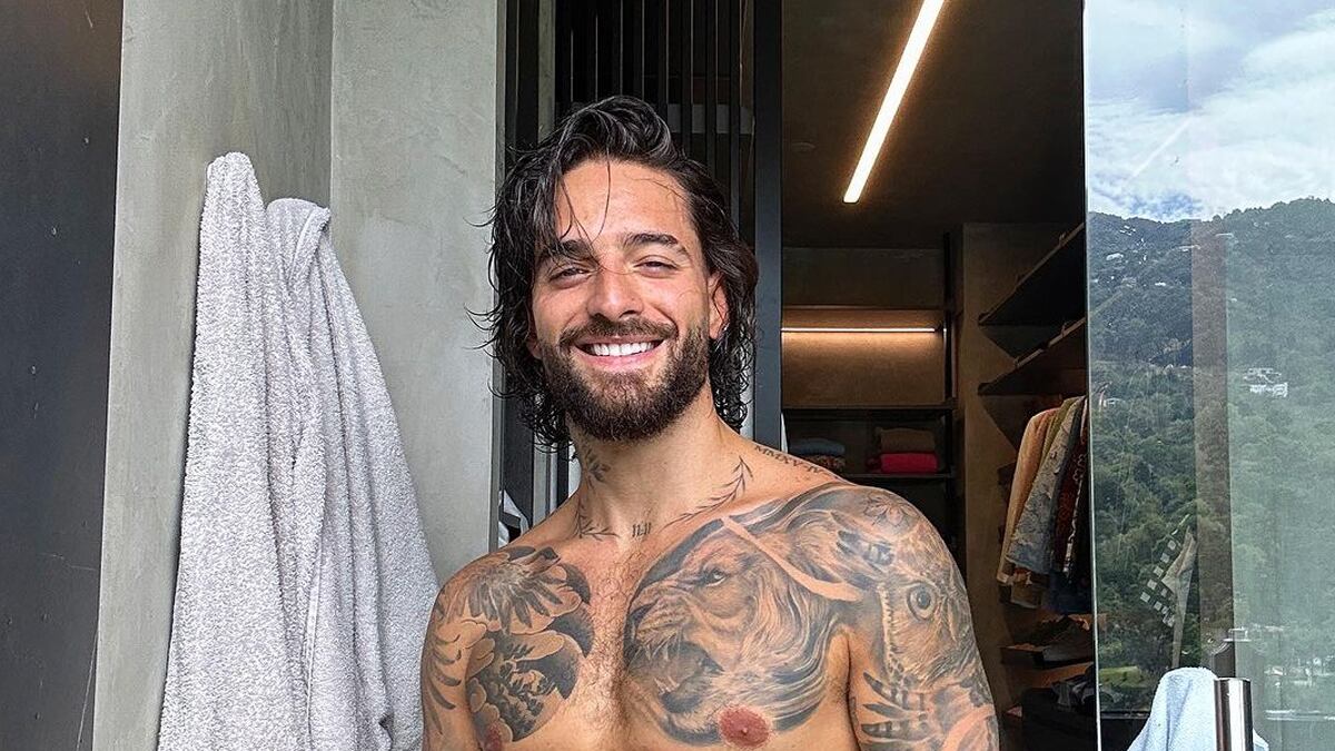 Maluma sin camisa