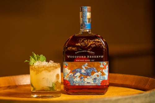Woodford Reserve celebra la elegancia del Kentucky Derby con su botella conmemorativa 152