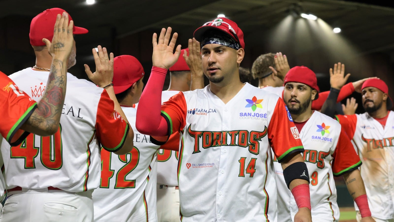 Christian Torres sacudió un jonrón por Cayey.