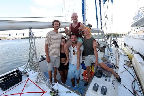 Buscan dos embarcaciones en el Caribe que llevaban ayuda a Cuba