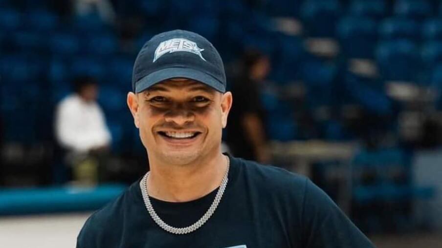 El exponente urbano es el apoderado, junto con José Juan Barea de los Mets de Guaynabo en la Liga Puertorriqueña de Baloncesto.