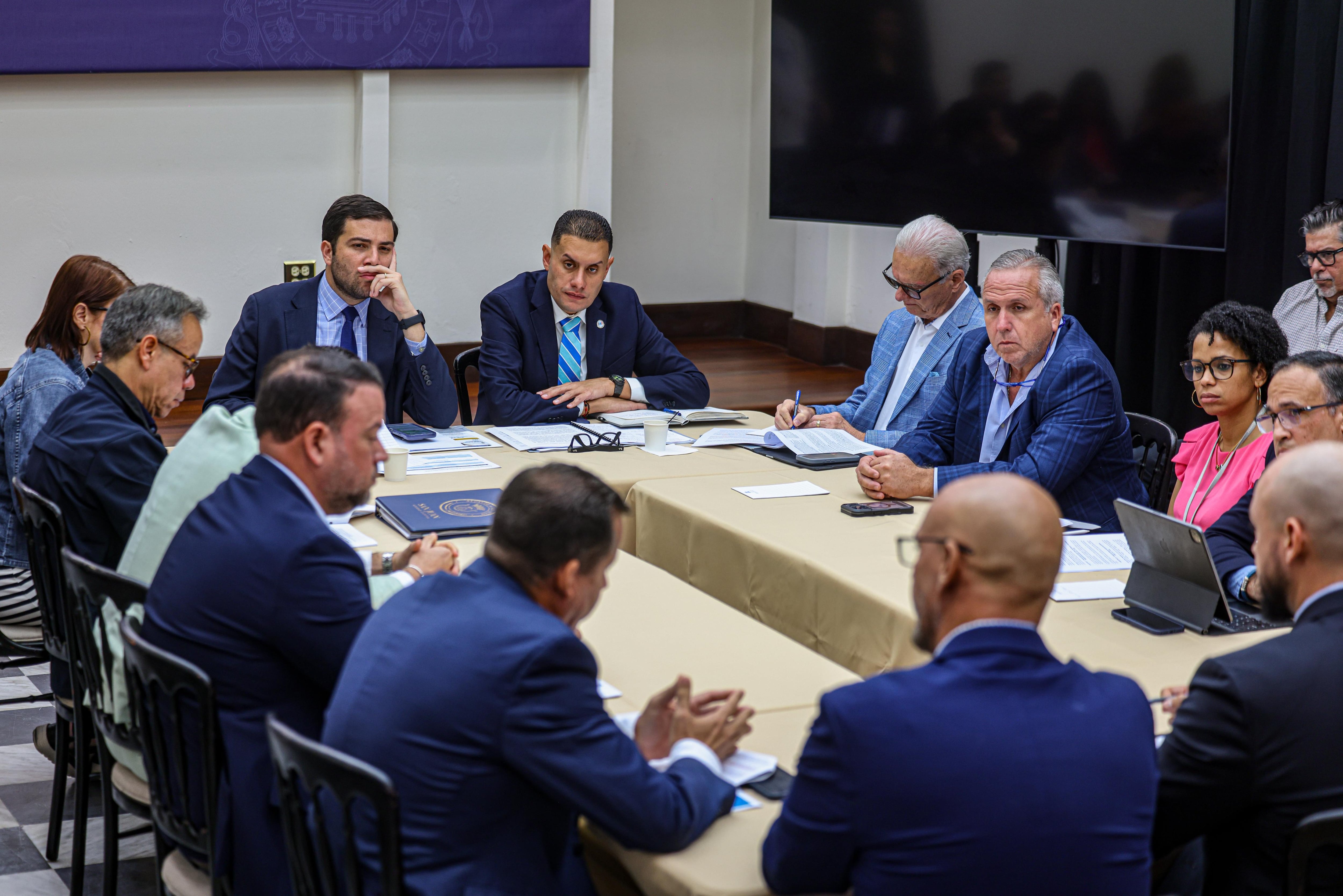 Alcaldes presentarán enmiendas a reforma de permisos la próxima semana