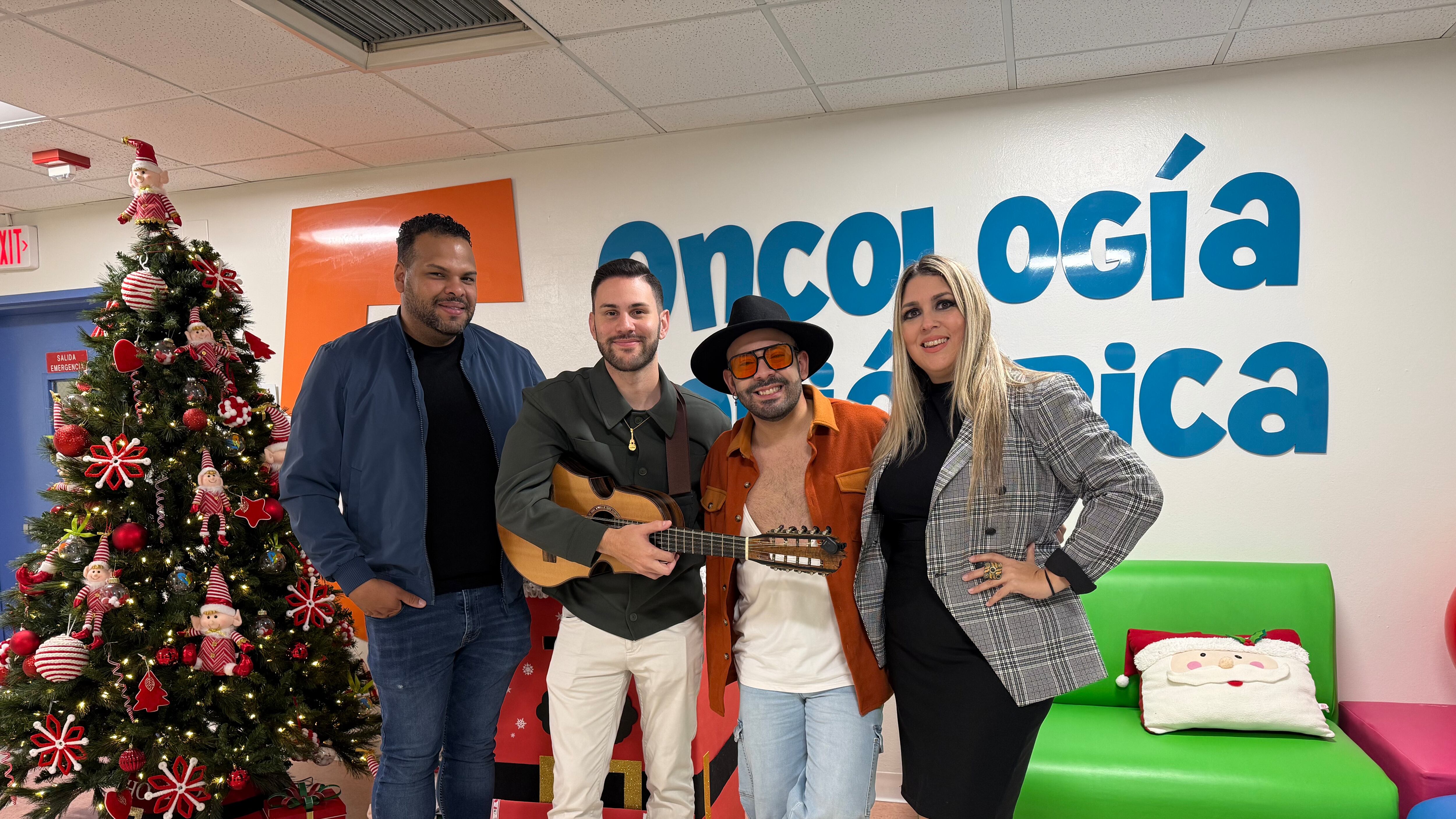 Artistas llevan parranda de octavitas al hospital pediátrico