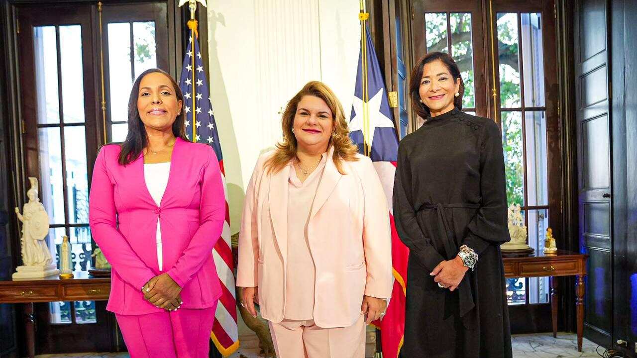 Gobernadora junto a nominadas a Justicia y Estado