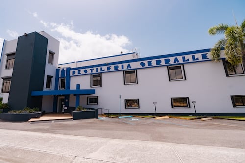 Destilería Serrallés anuncia transición en la presidencia