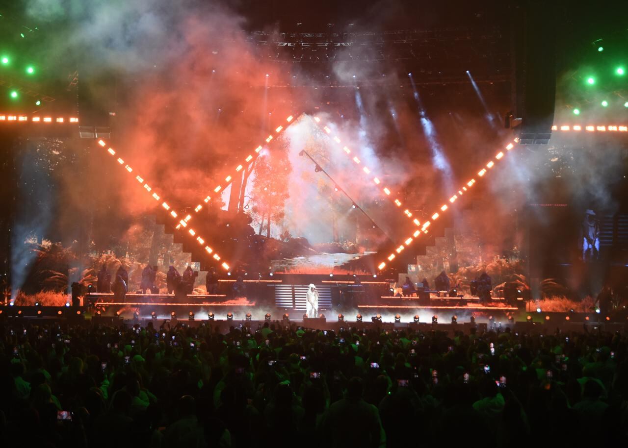 Elvis Crespo durante su concierto en el Coliseo de Puerto Rico, José Miguel Agrelot.