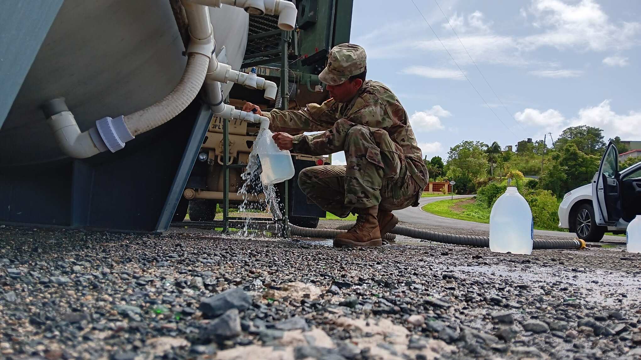 El cuerpo militar fue activado ante la crisis de agua potable en la isla.