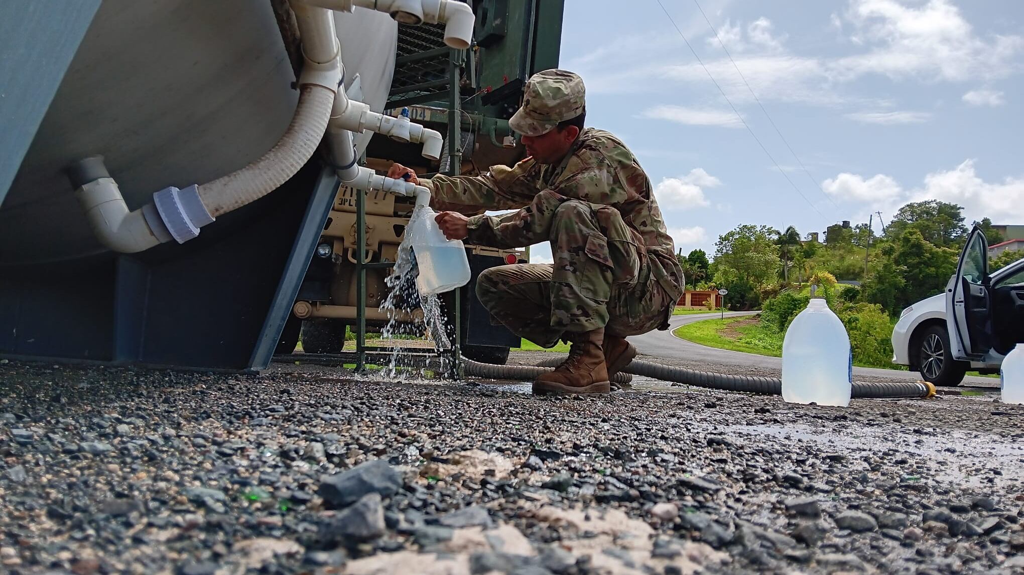 El cuerpo militar fue activado ante la crisis de agua potable en la isla.