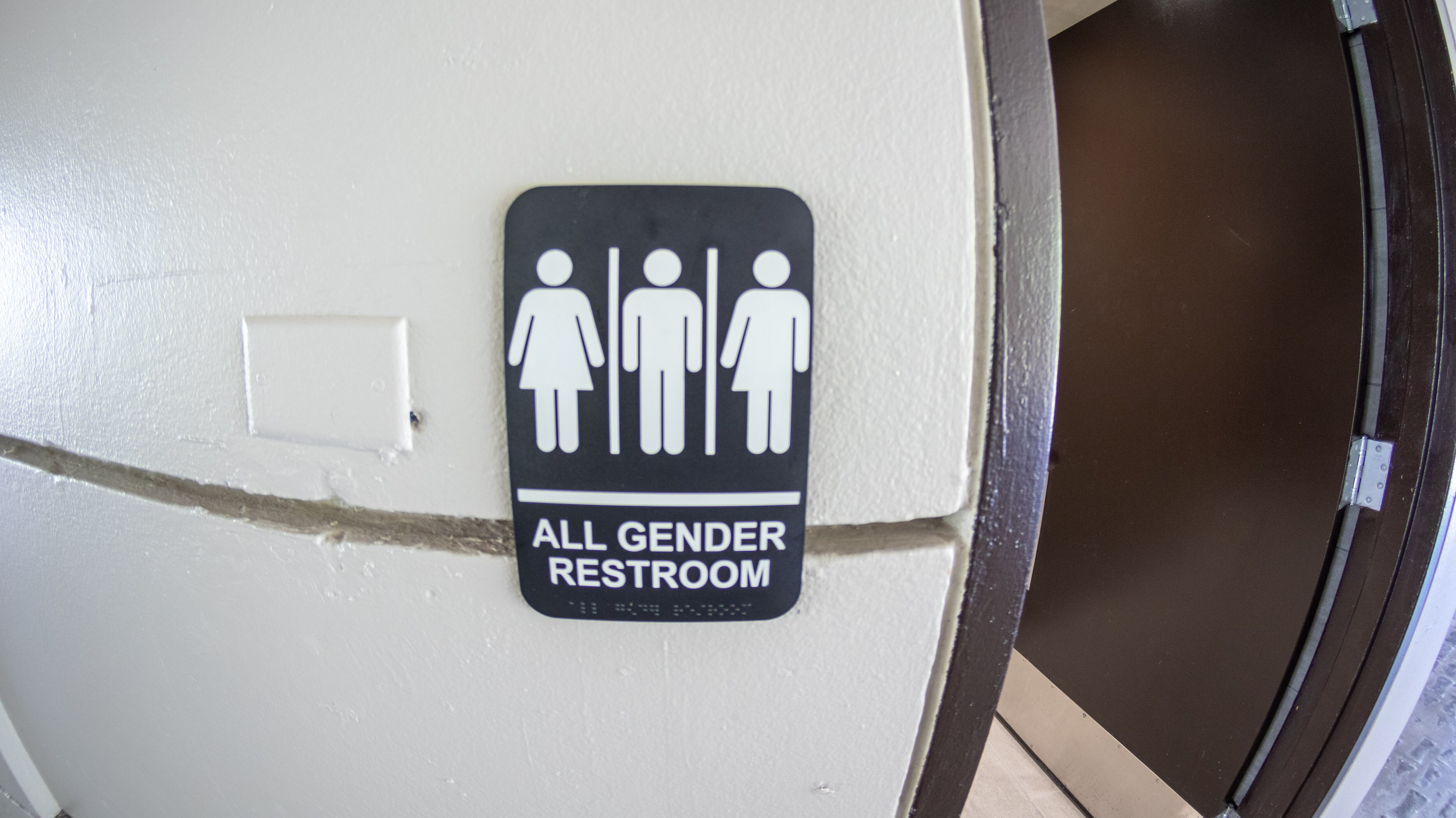 Primer baño inclusivo en la UPR de Carolina.