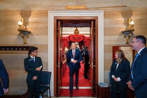 Senado de EE.UU. trabaja durante el fin de semana ante el cierre del gobierno