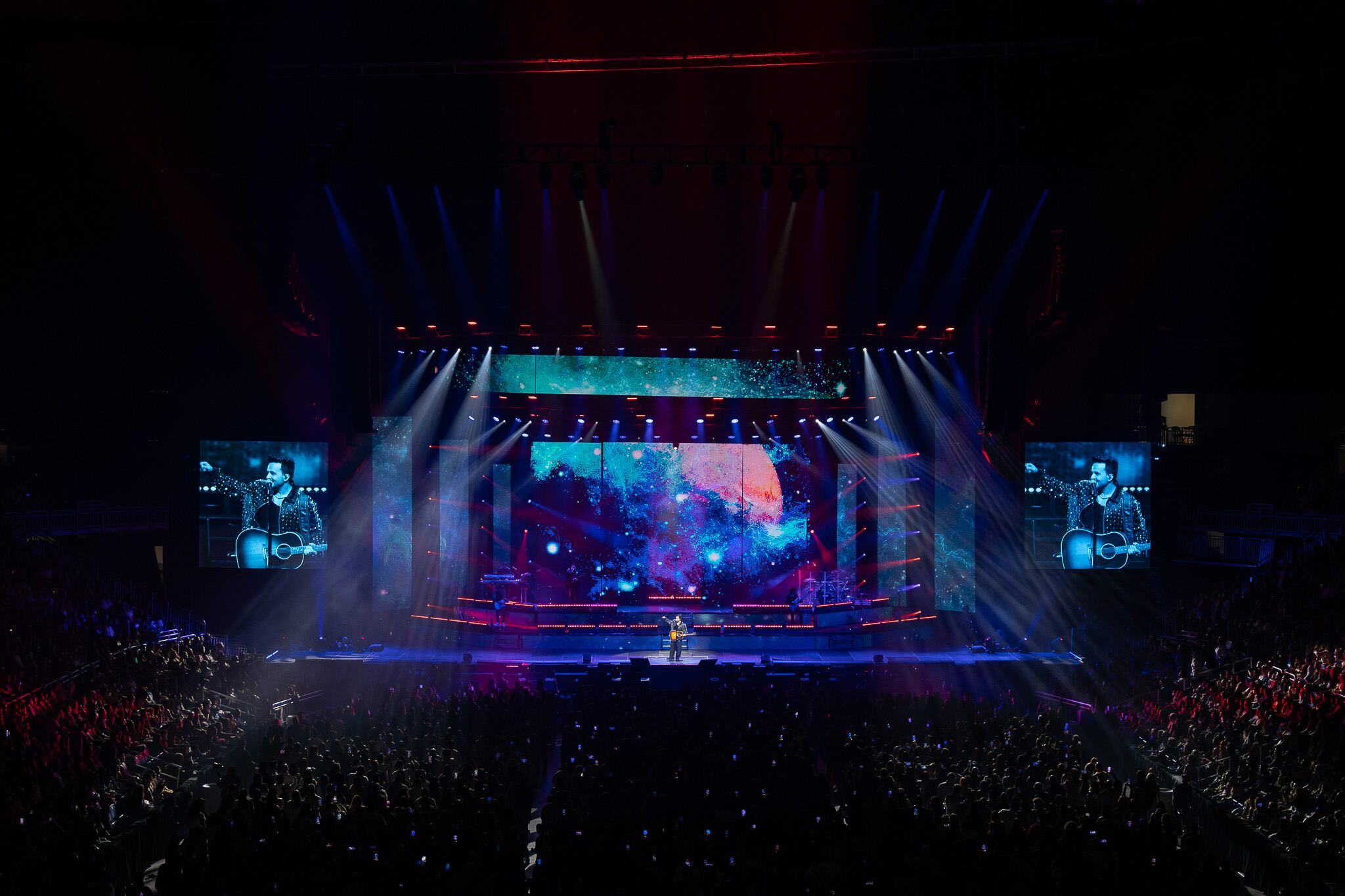 Concierto de Luis Fonsi en el Coliseo de Puerto Rico.