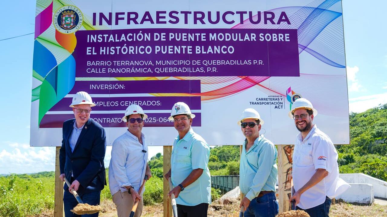 Colocan la primera piedra para la reconstrucción del Puente Blanco en Quebradillas