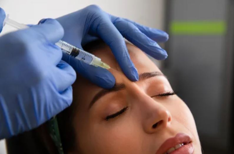 Organización de médicos rechaza limitar prácticas estéticas a pocas especialidades