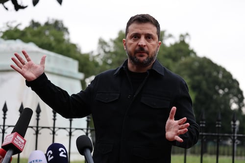 Zelenskyy espera que el acuerdo anunciado por Trump para frenar ataques rusos por frío extremo se cumpla