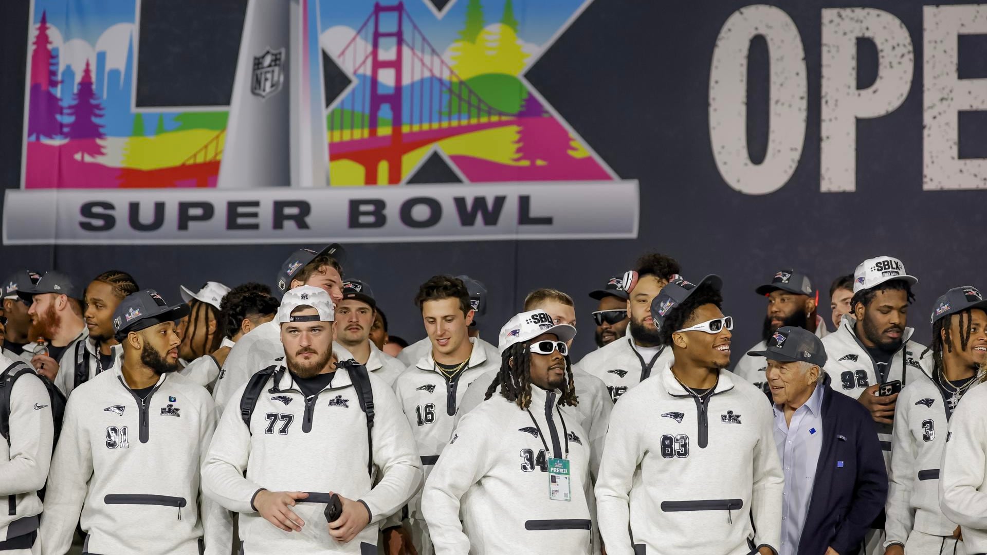 Los Patriots durante el Opening Night del Super Bowl, que les enfrentará a los Seattle Seahawks, este domingo 8. EFE/EPA/JOHN G. MABANGLO