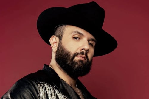 Carin León hace historia en Billboard: suma 18 números 1 con el éxito de “La Morrita”