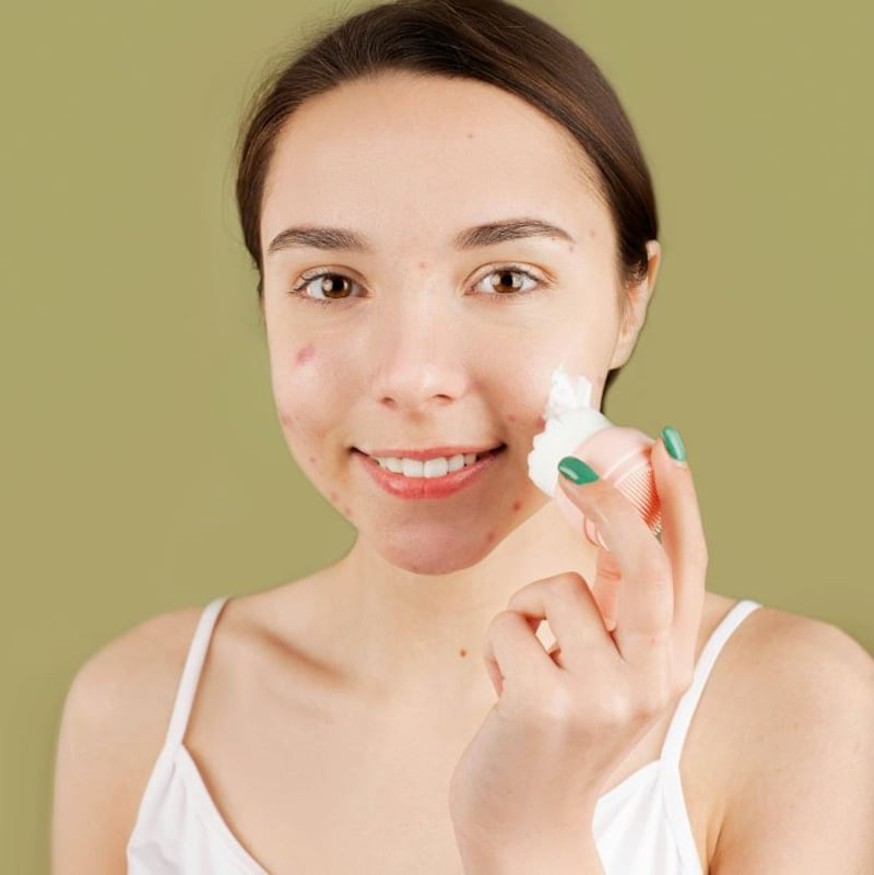 De acuerdo a dermatólogos, los adolescentes deben usar los cosméticos de acuerdo a las necesidades de su piel