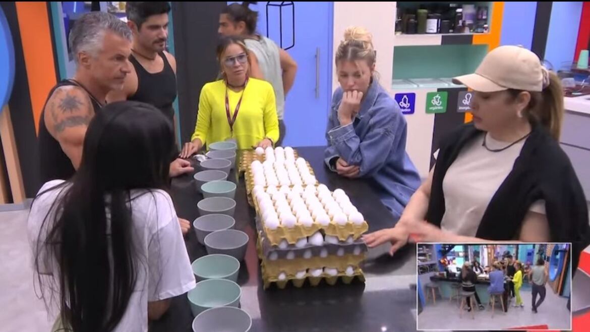 Guerra en “La casa de los famosos 3″ por la comida y los huevos.