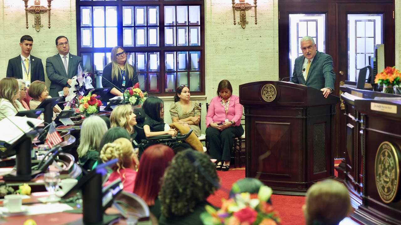 Senado reconoce a la Mujer Trabajadora
